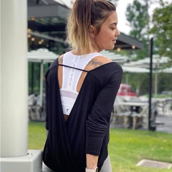 Zyia namaste long sleeve sz large - Picture 7 of 7